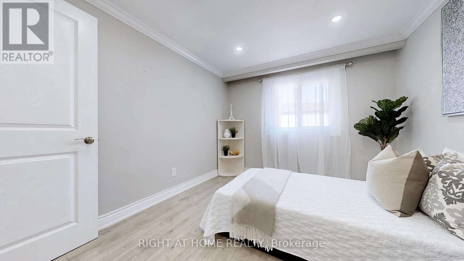 12A KENMORE AVENUE - 21