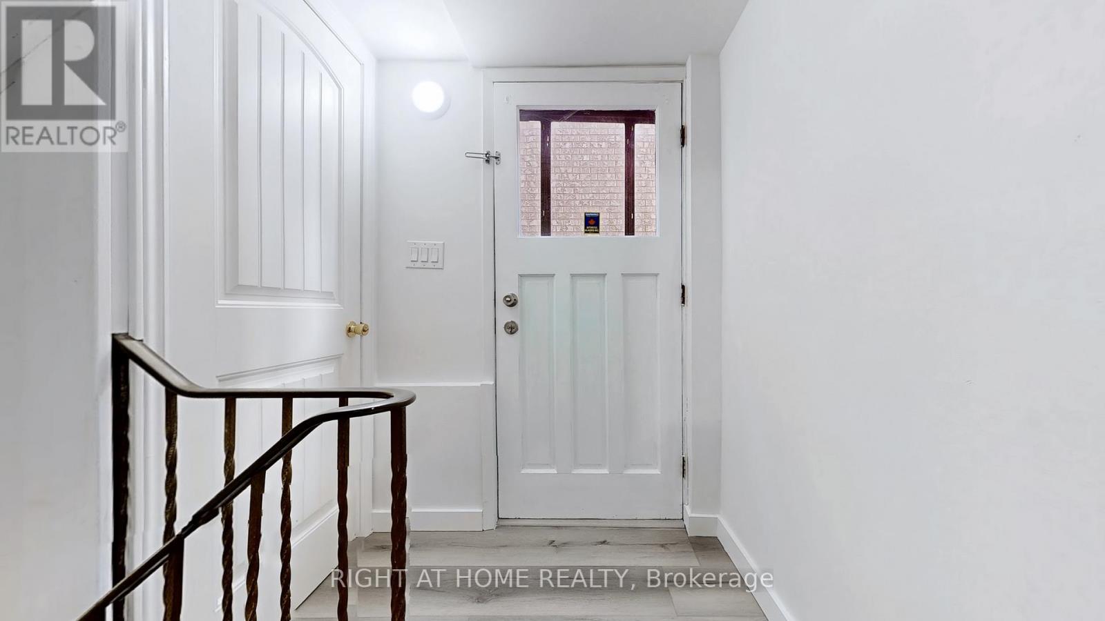 12A KENMORE AVENUE - 26