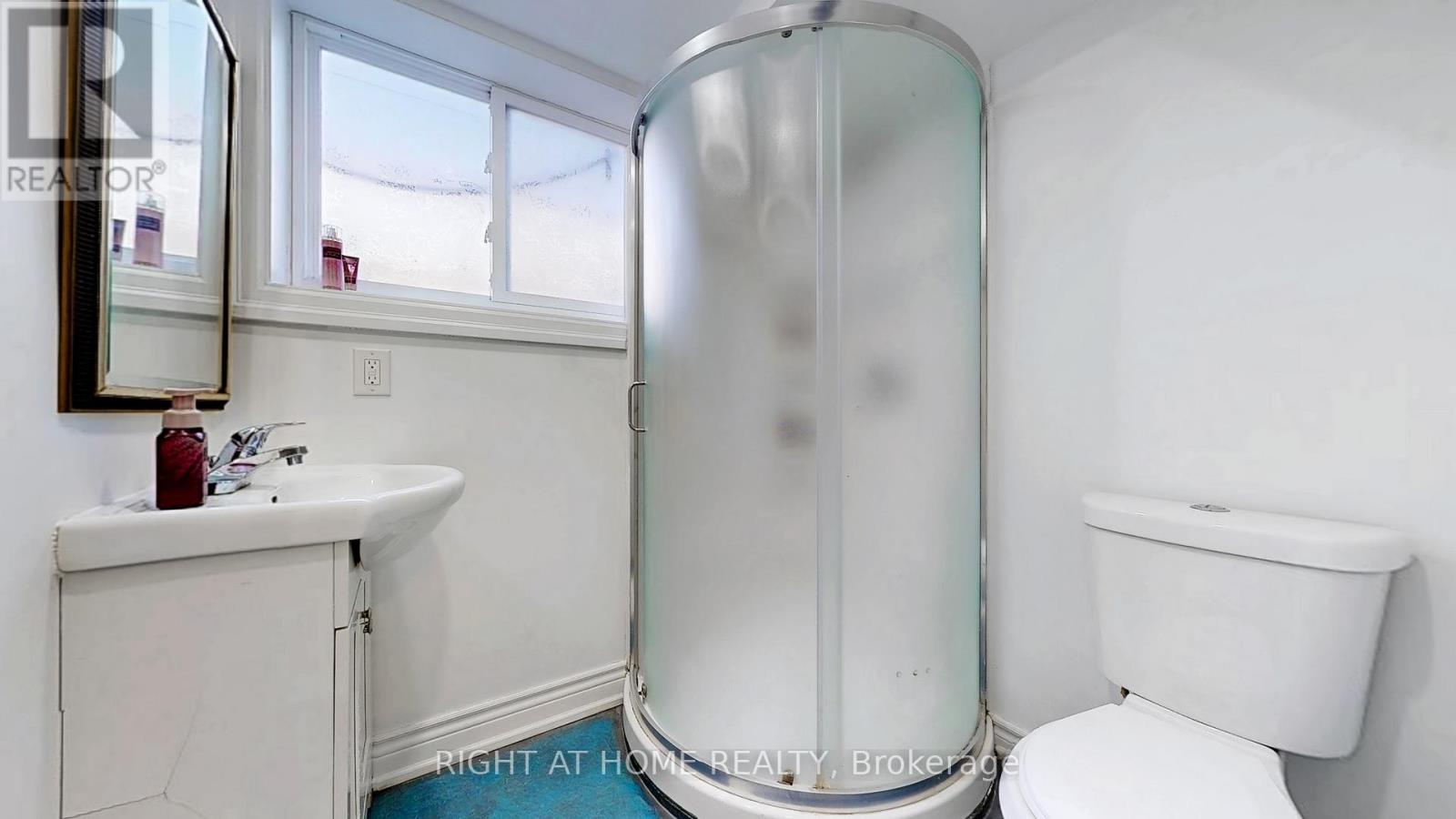 12A Kenmore Avenue, Toronto, ON photo 37