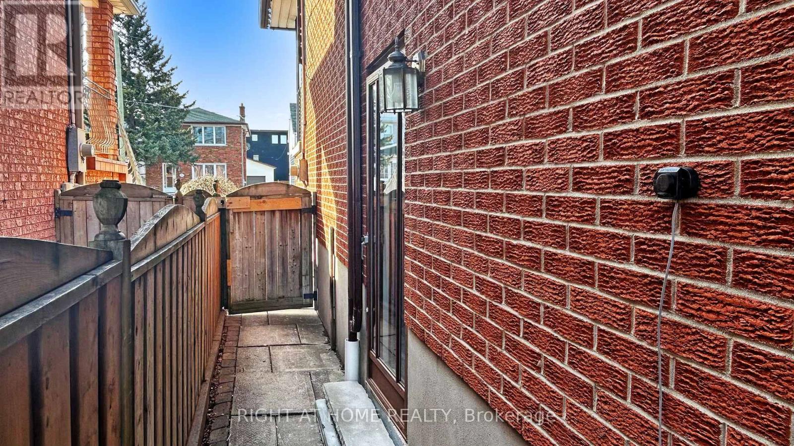 12A Kenmore Avenue, Toronto, ON photo 40