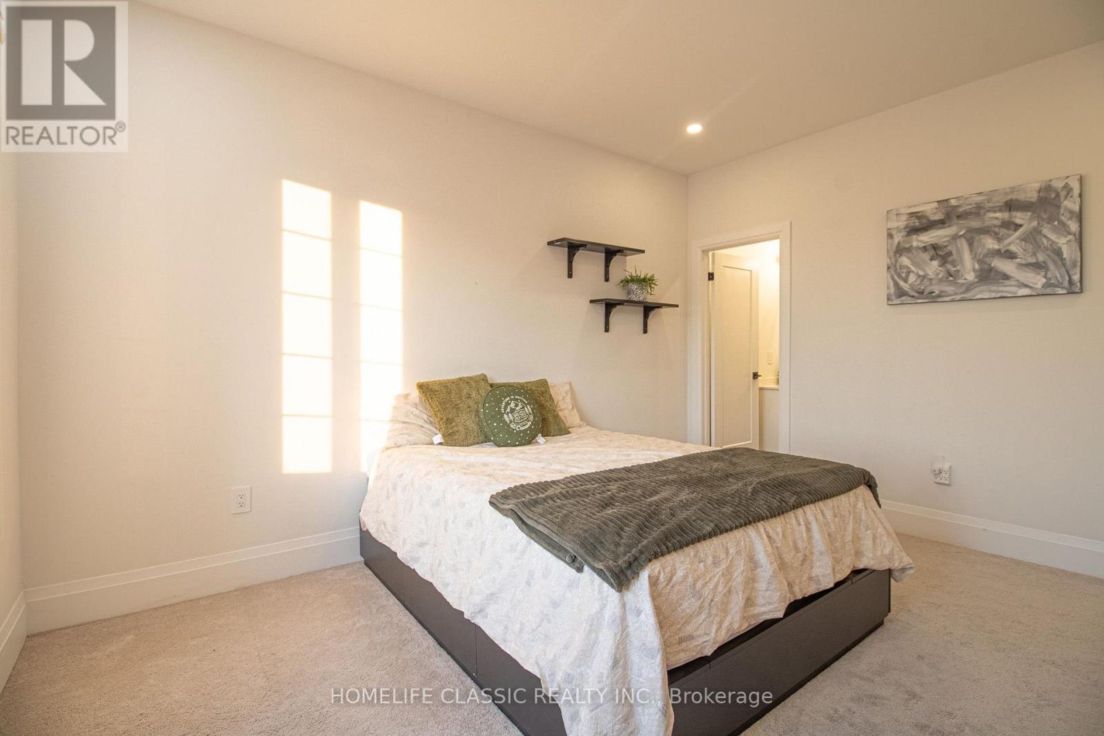 43 LONGWORTH AVENUE - 12