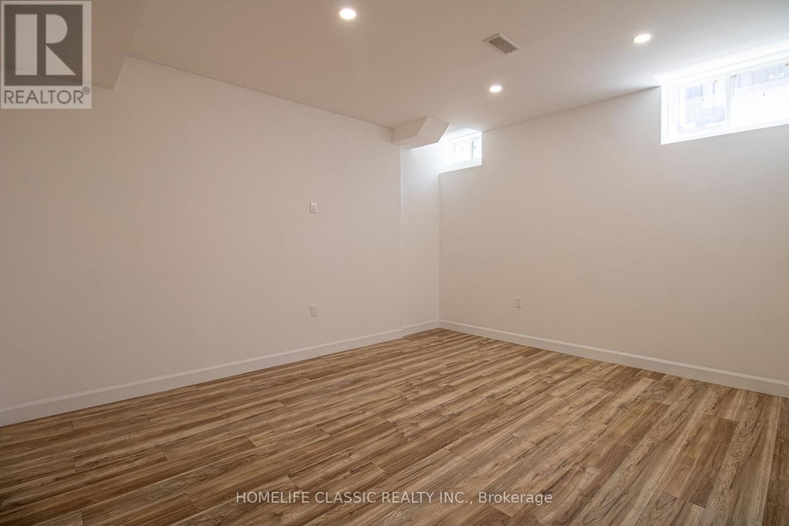 43 LONGWORTH AVENUE - 39