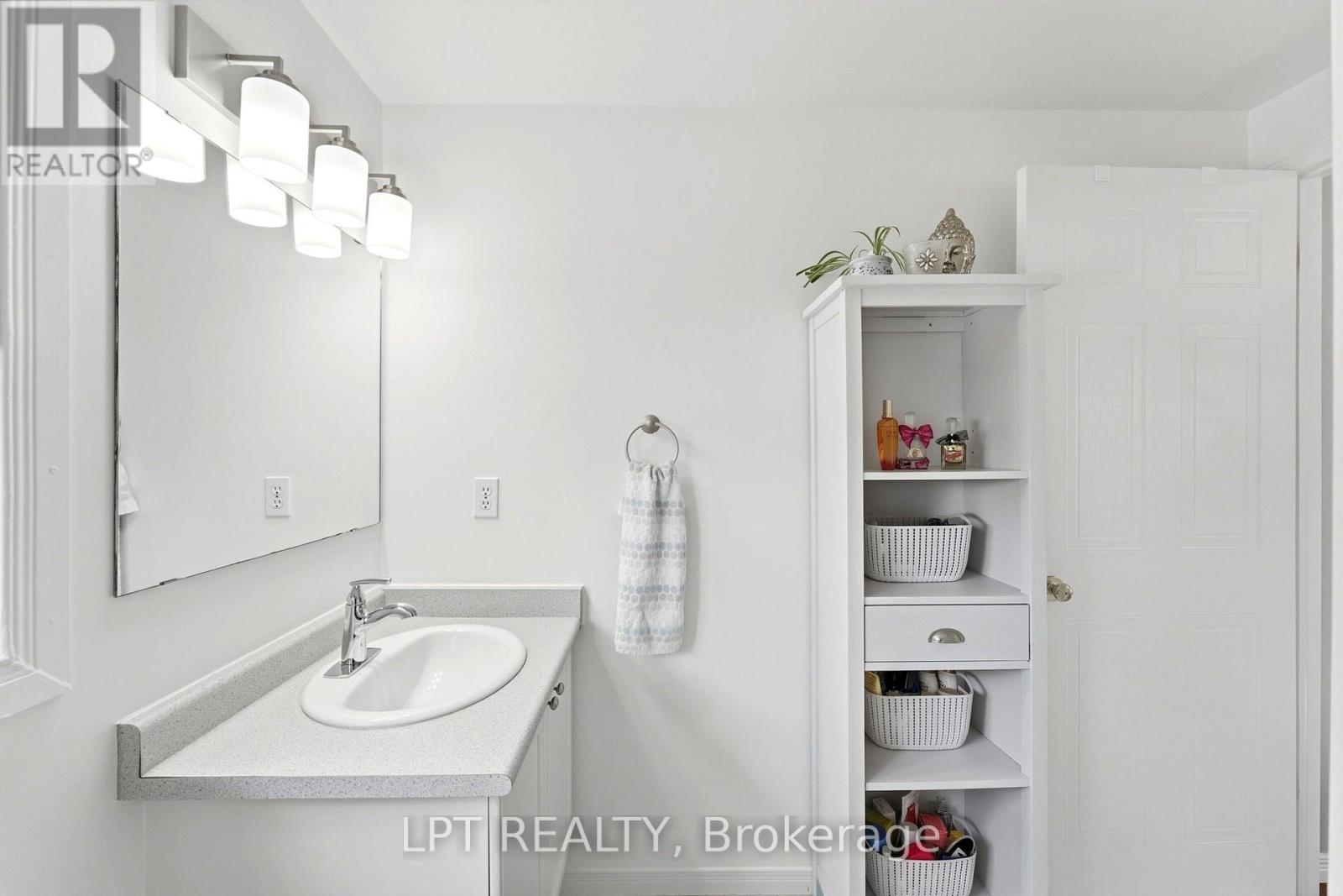 232 TAIT CRESCENT - 24