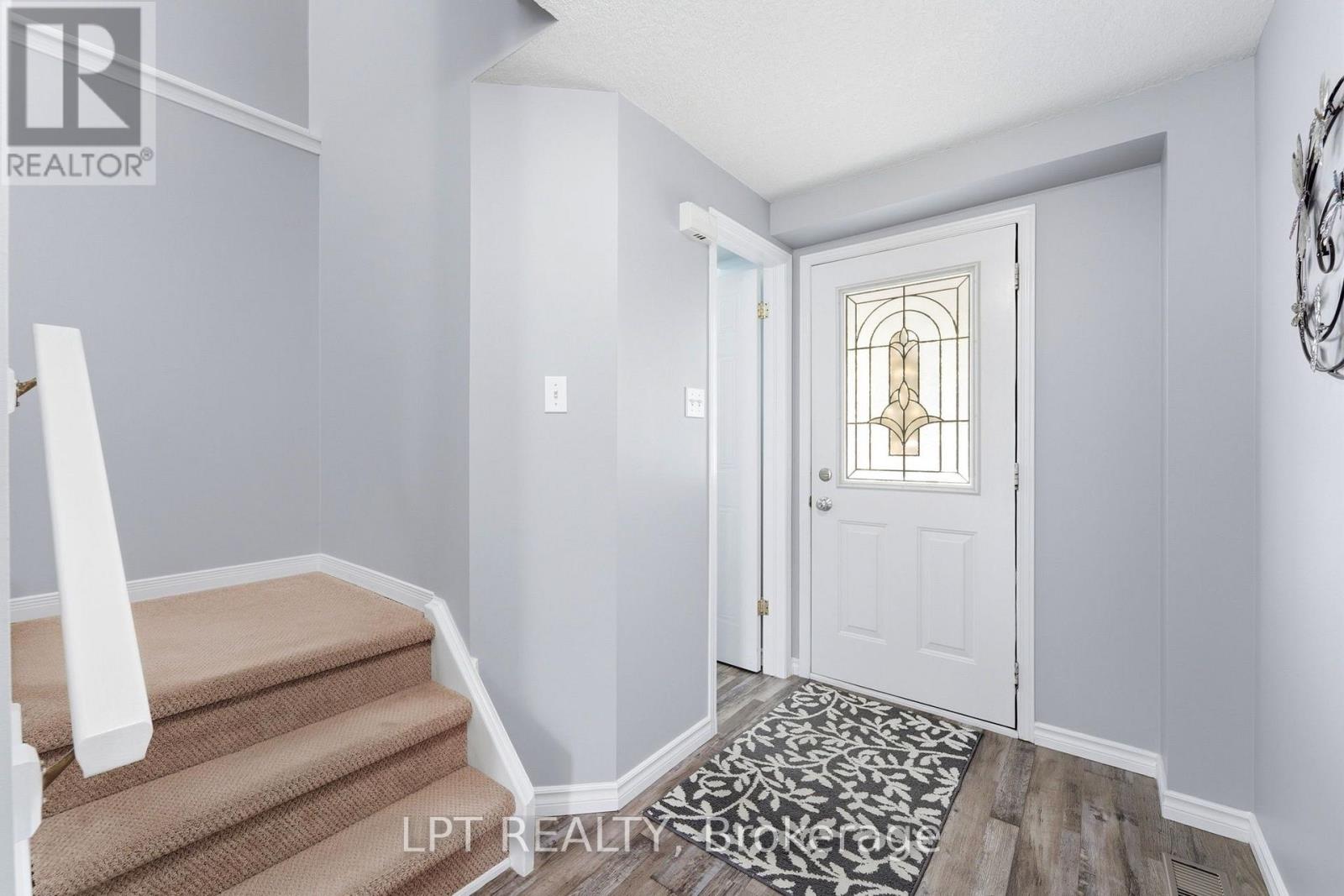 232 TAIT CRESCENT - 4