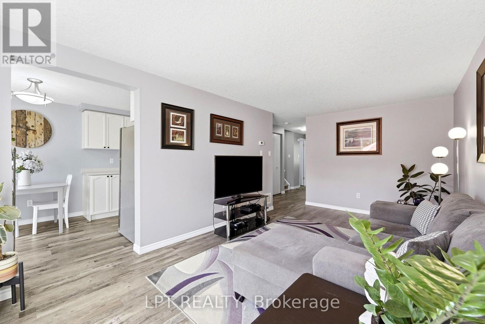 232 TAIT CRESCENT, Centre Wellington (Fergus) — photo 7