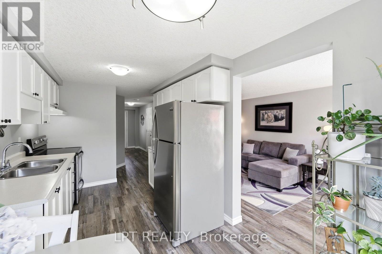 232 TAIT CRESCENT, Centre Wellington (Fergus) — photo 9