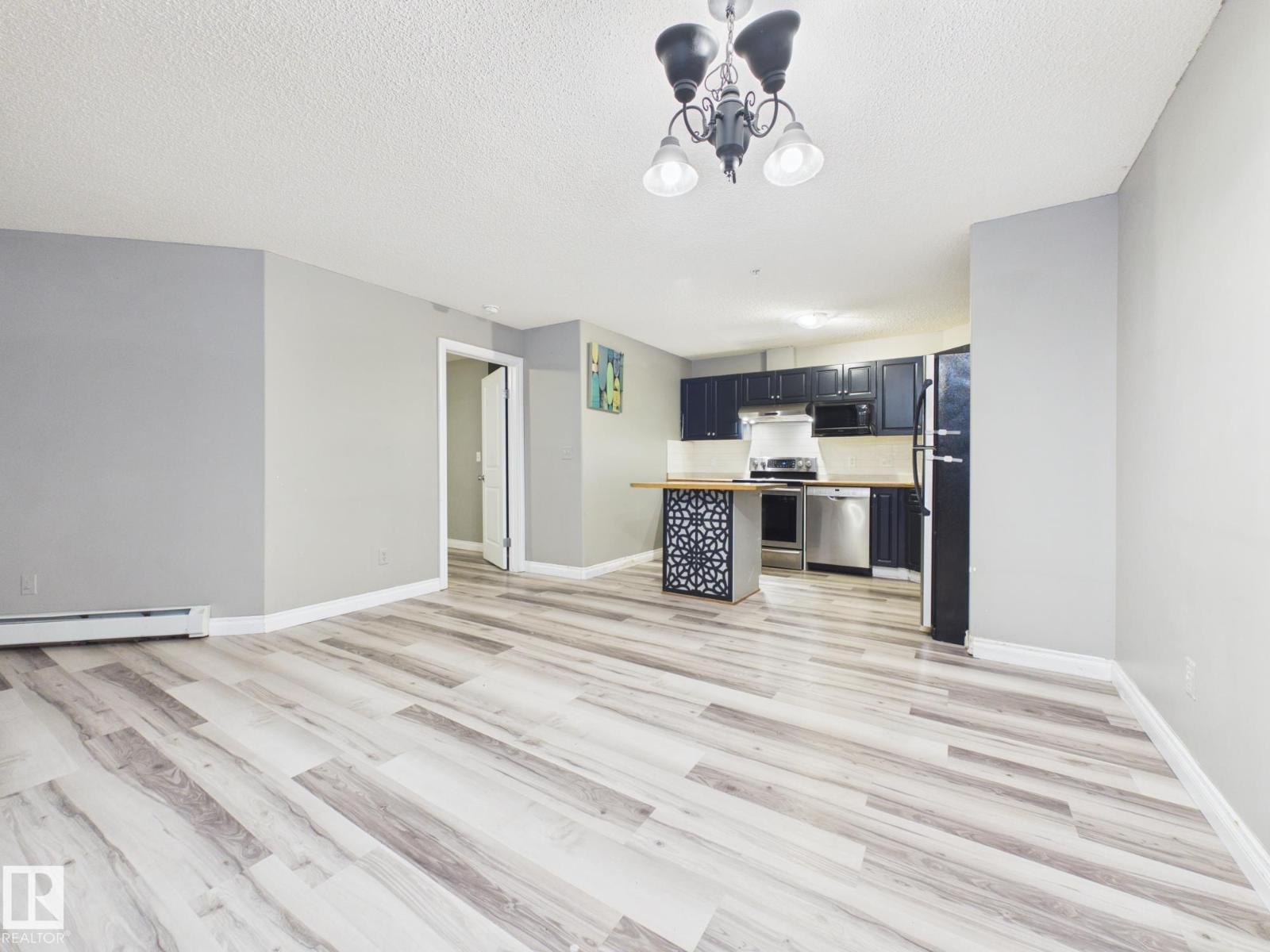 #102 16221 95 ST NW - 10