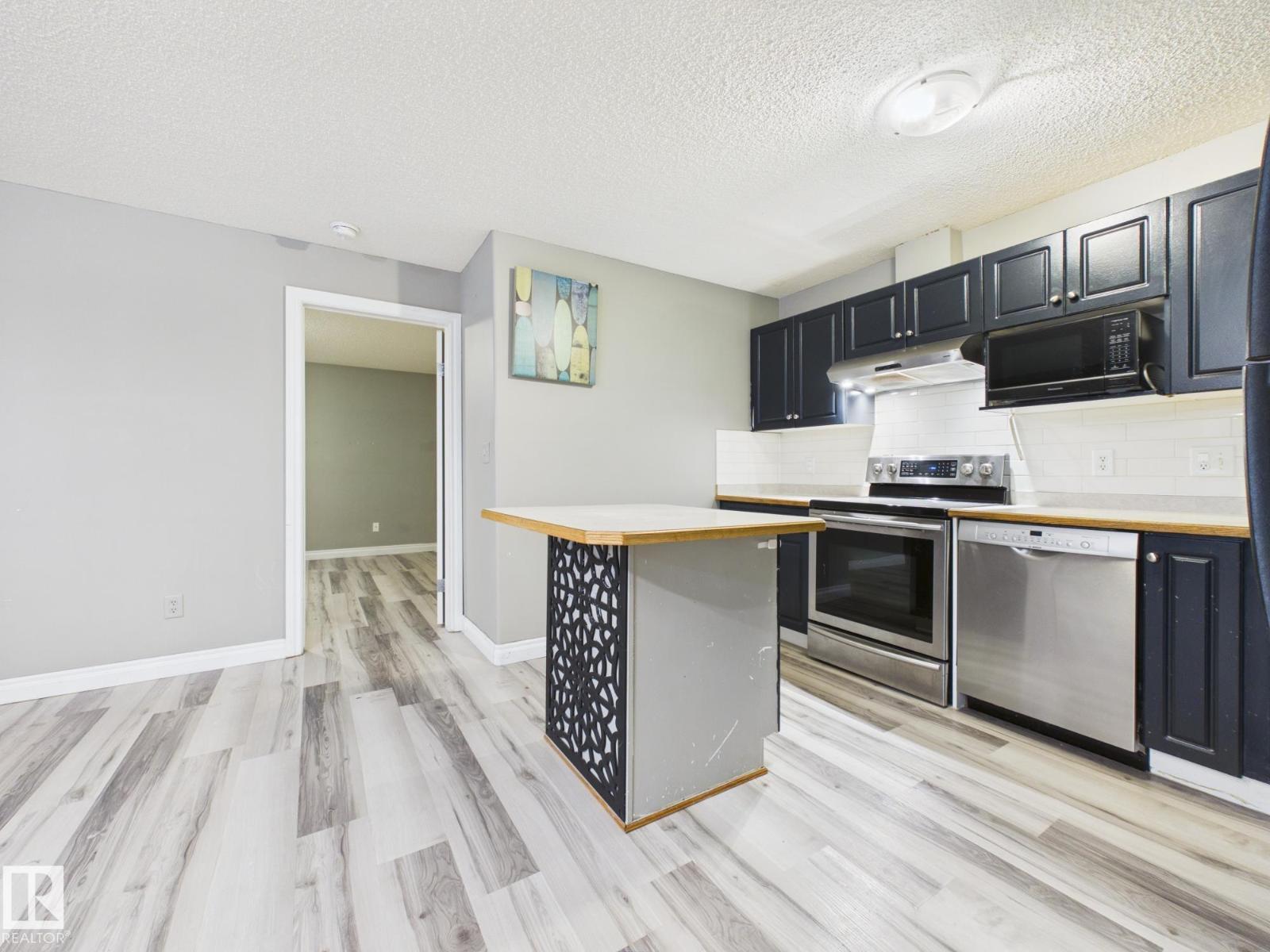 #102 16221 95 ST NW - 14