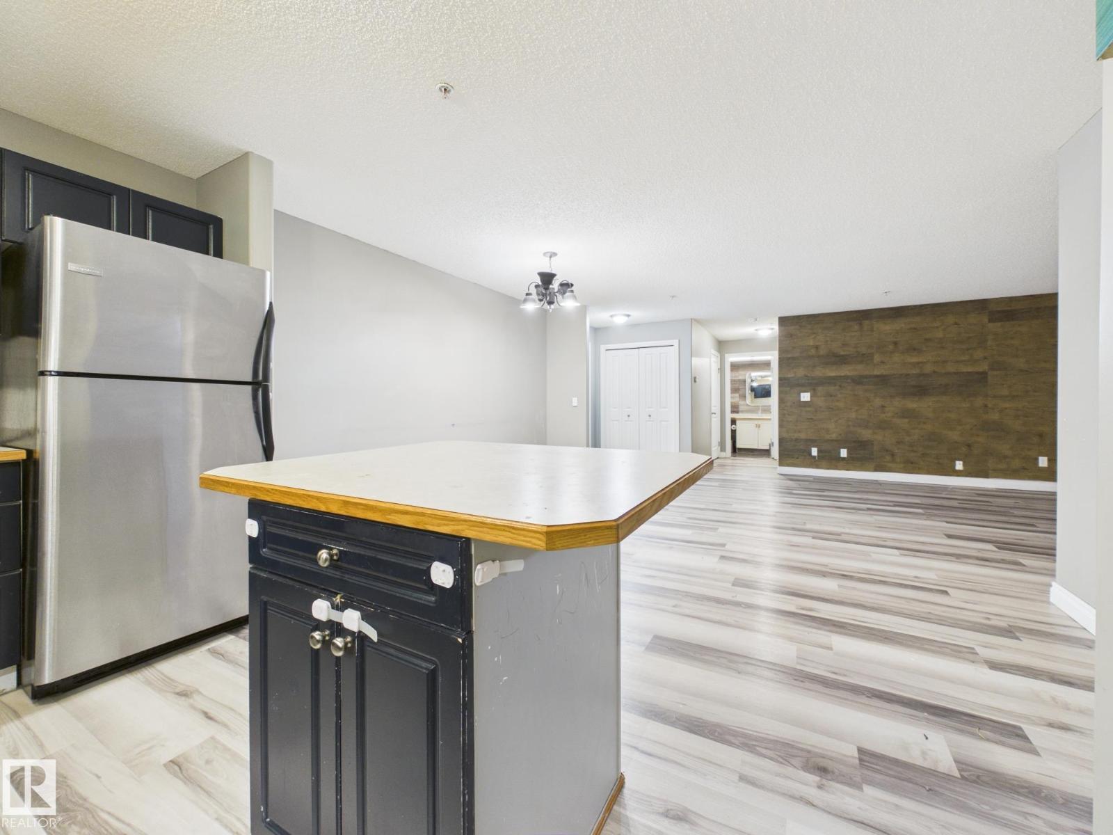 #102 16221 95 ST NW - 7