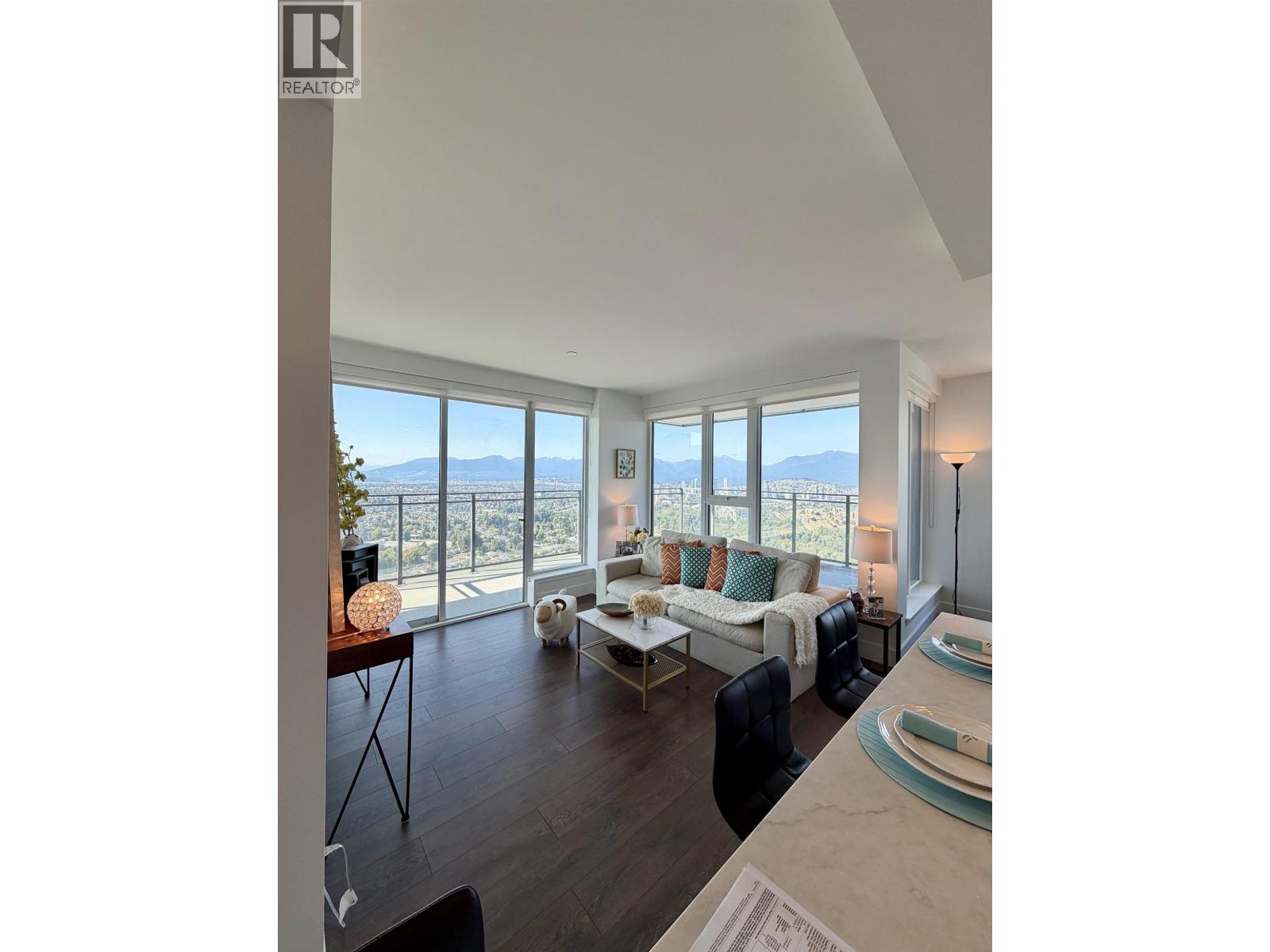 Photo of 3608 4711 HAZEL STREET 34