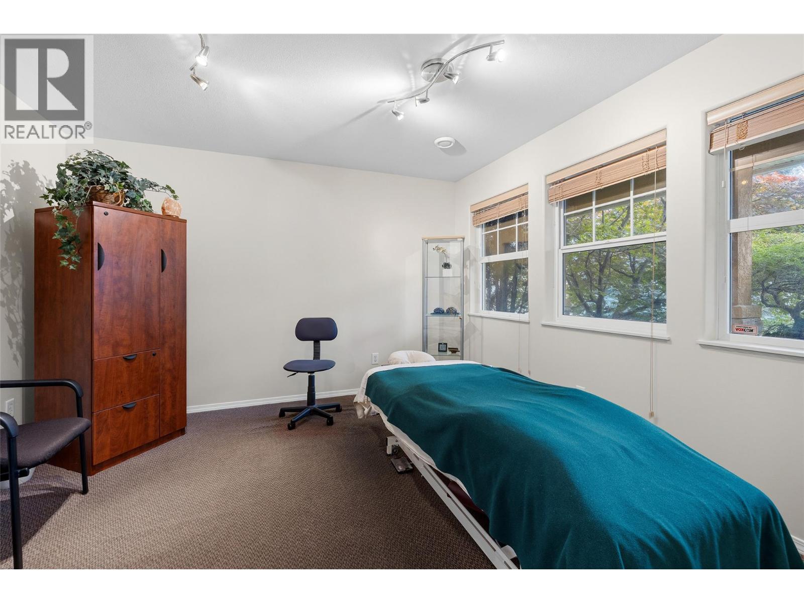 2145 Chilcotin Crescent - 28