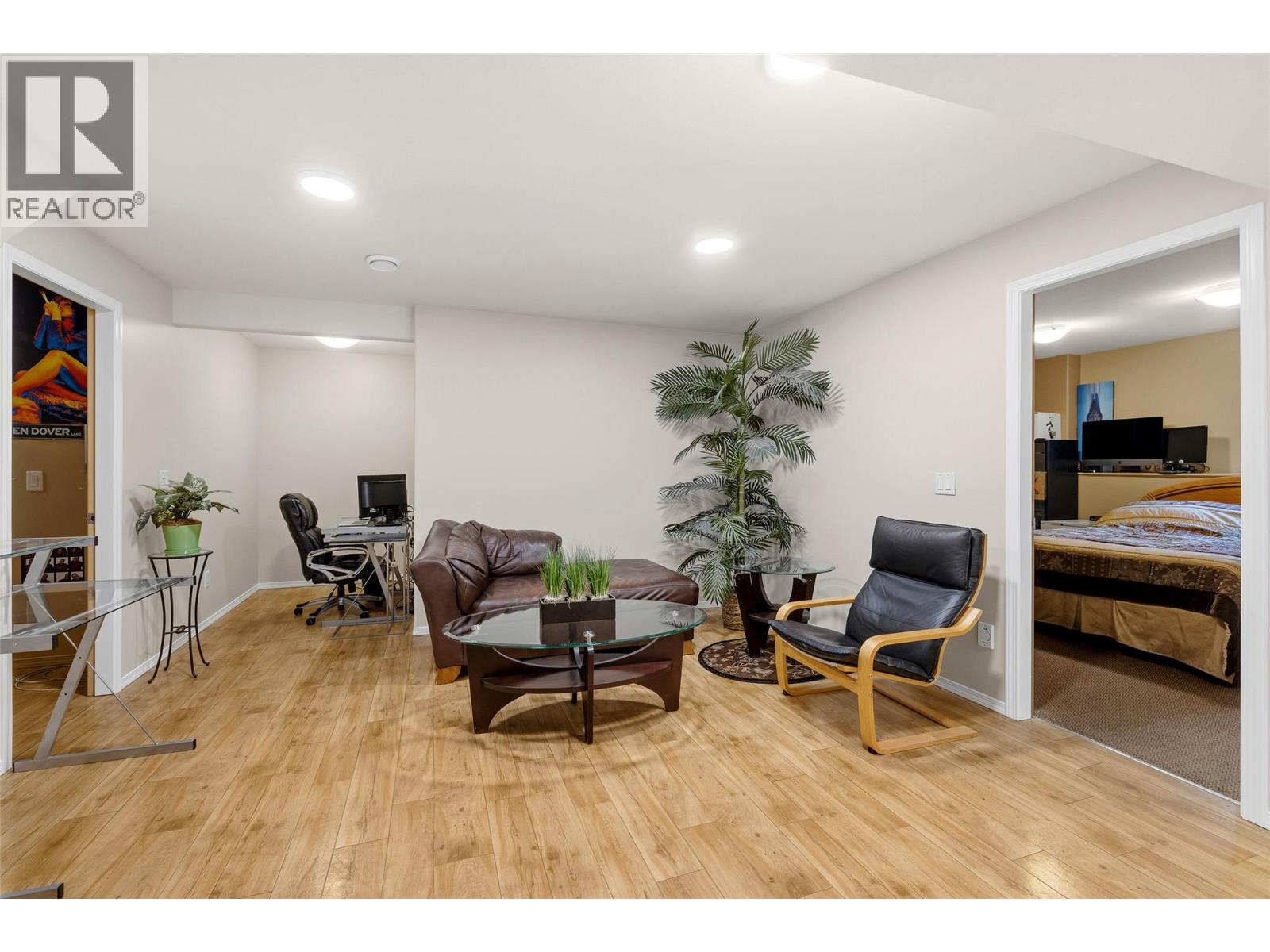 2145 Chilcotin Crescent - Image 29