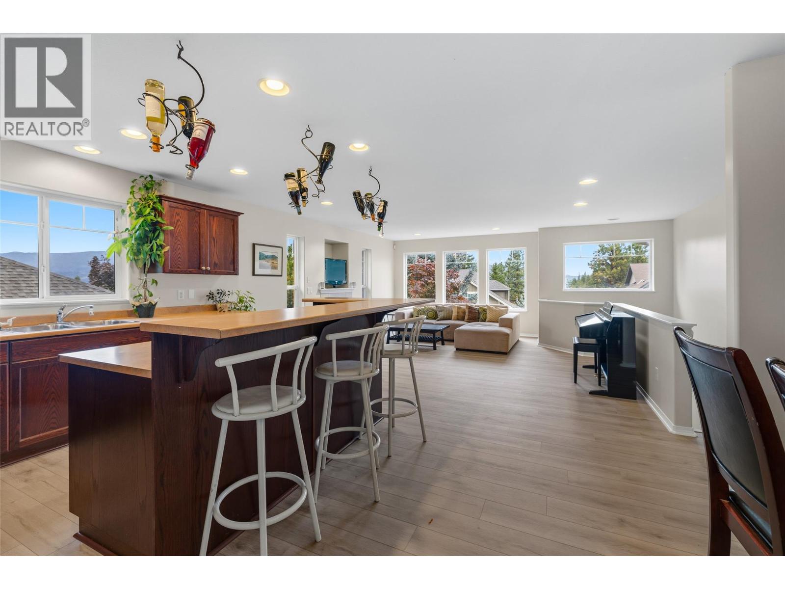 2145 Chilcotin Crescent - 11