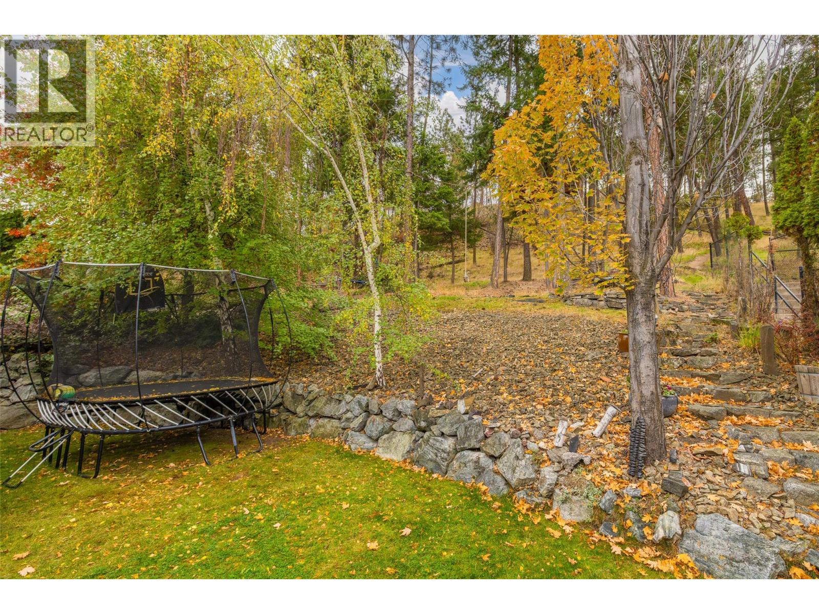 2145 Chilcotin Crescent - 43