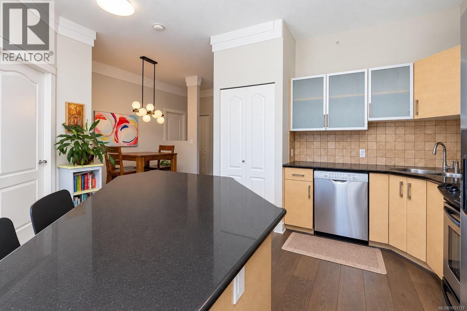 #701 845 Yates St - 15