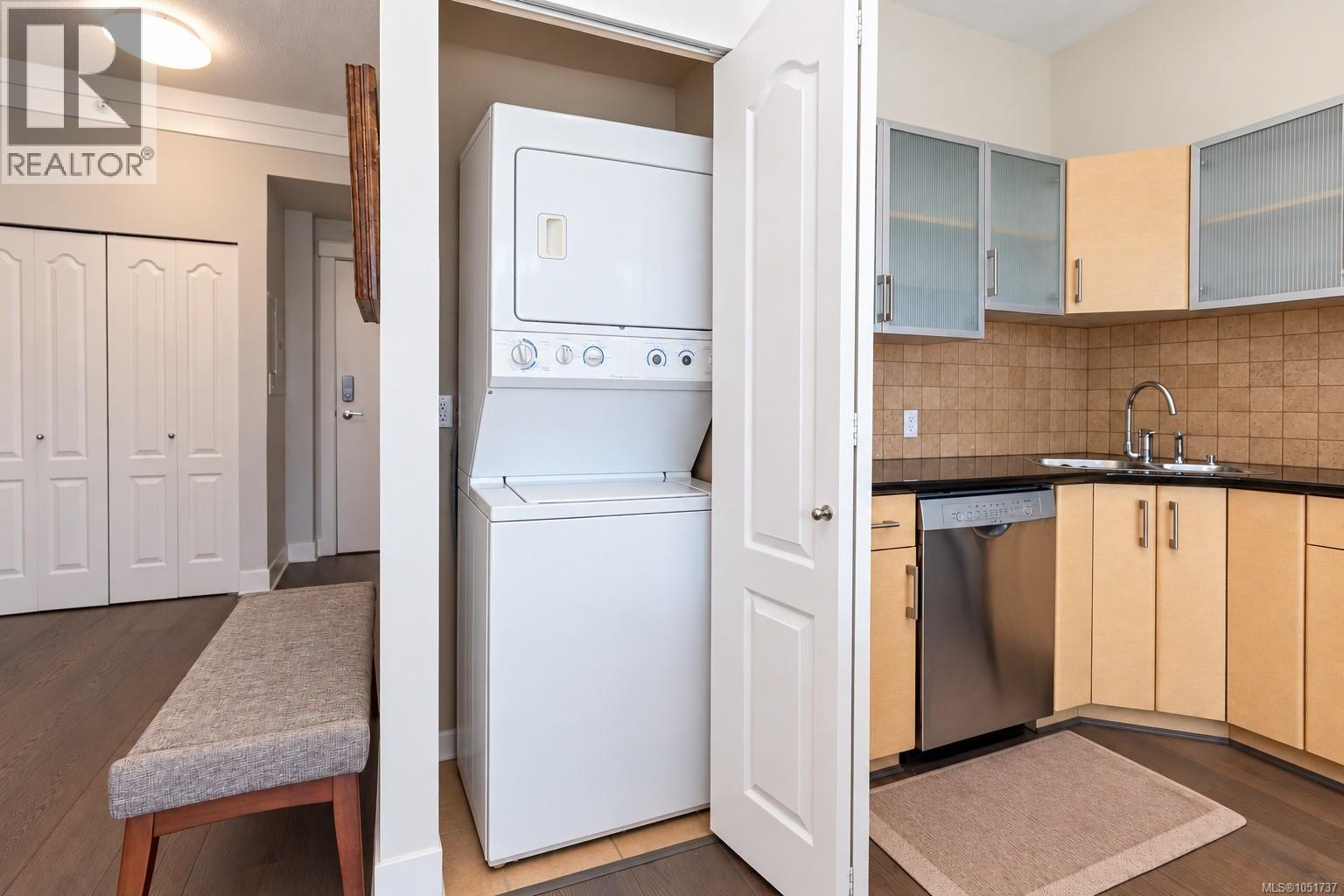 701 845 Yates Street, Victoria
