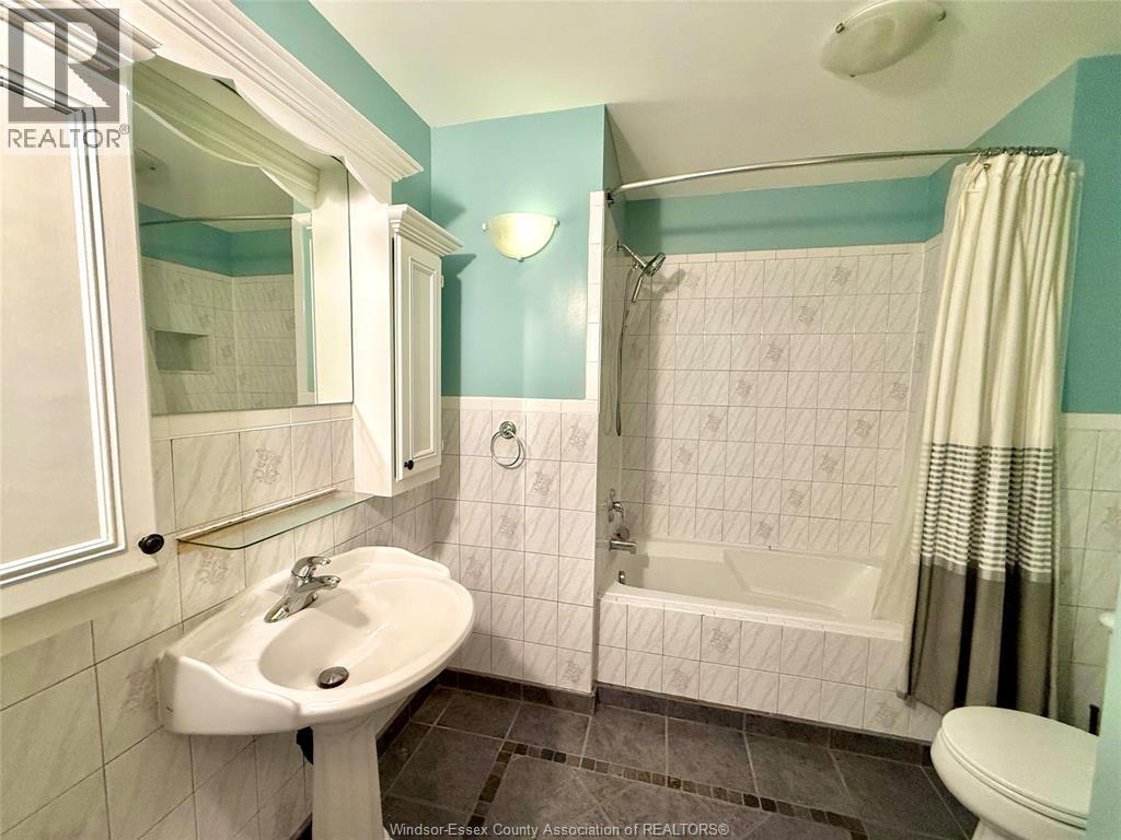 2360 RANDOLPH, Windsor — photo 11