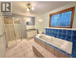 2360 Randolph, Windsor, ON N9E4A1 Photo 22