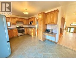 Foyer - 2360 Randolph, Windsor, ON N9E4A1 Photo 9