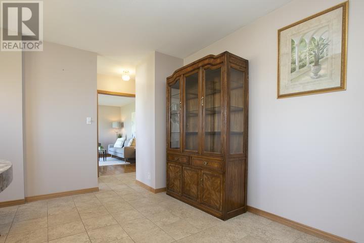 403 Sydenham Rd — photo 25