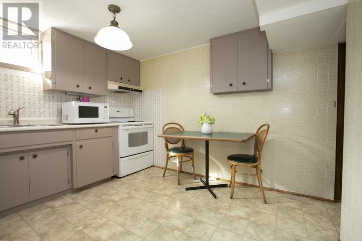 403 Sydenham Rd — photo 40