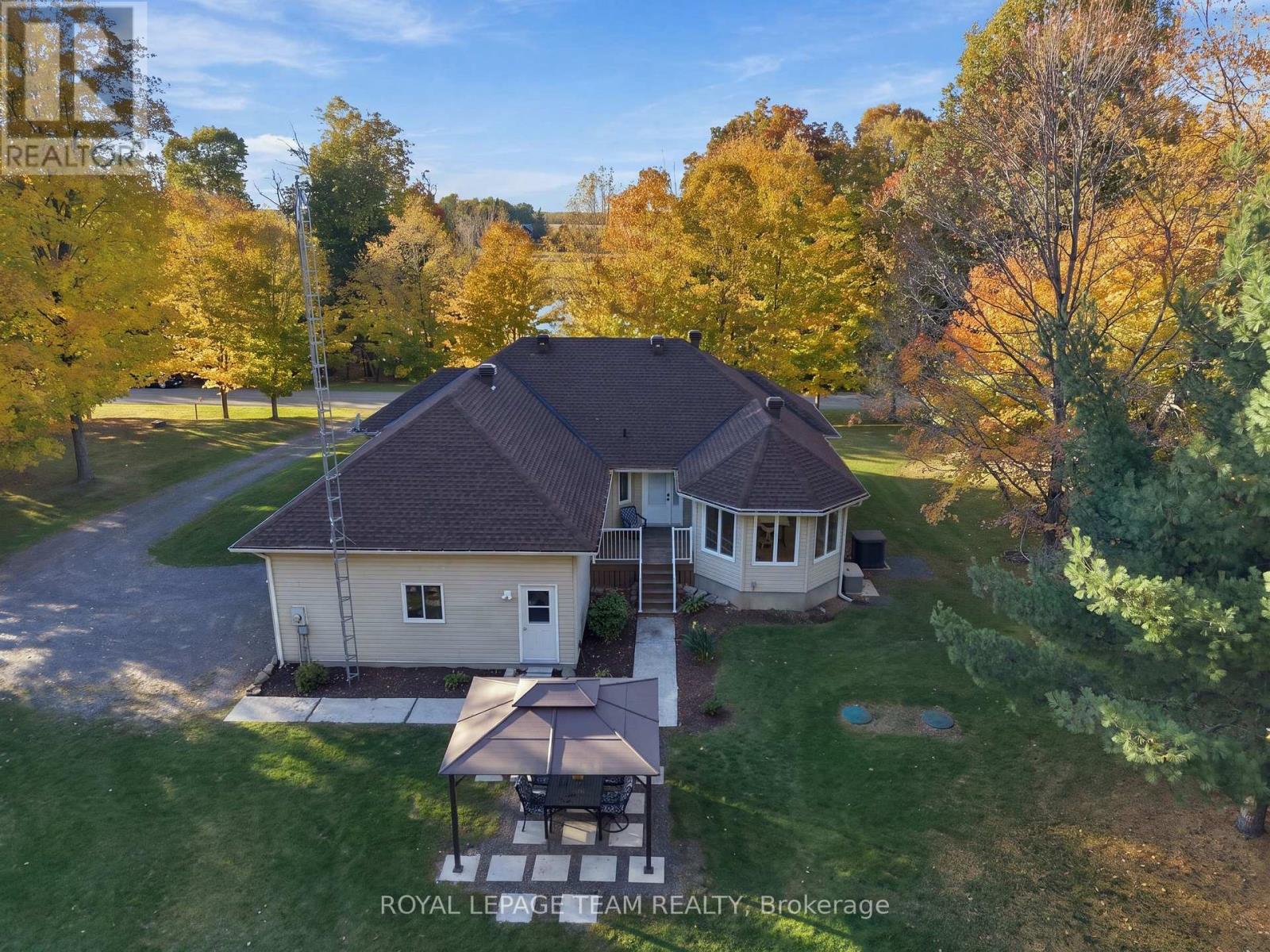 988 River Road — photo 40