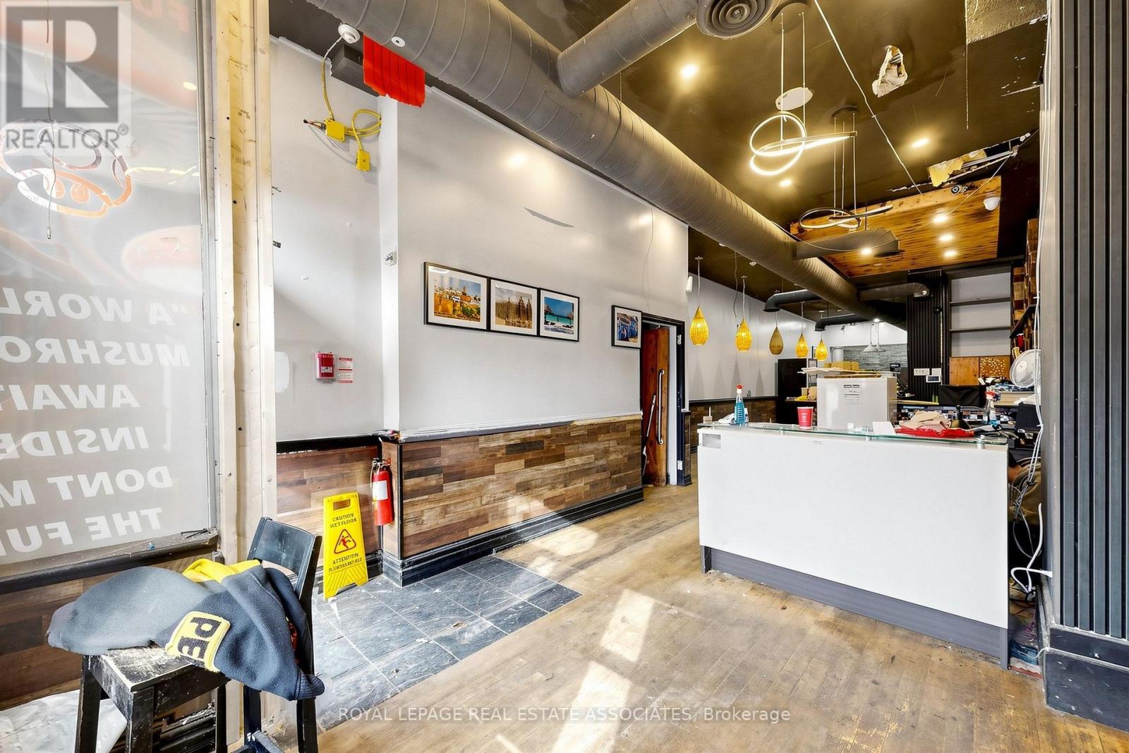 STOREFRONT - 592 QUEEN STREET W, Toronto (Trinity-Bellwoods) — photo 11