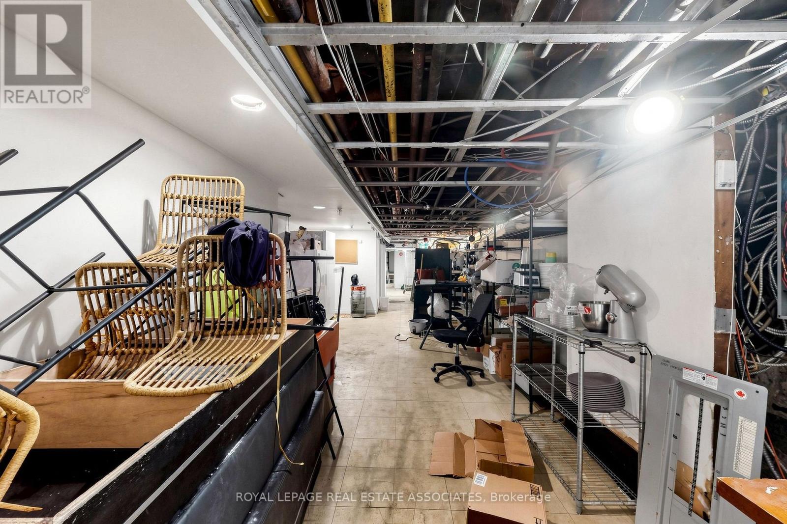 592 Queen Street West — photo 30