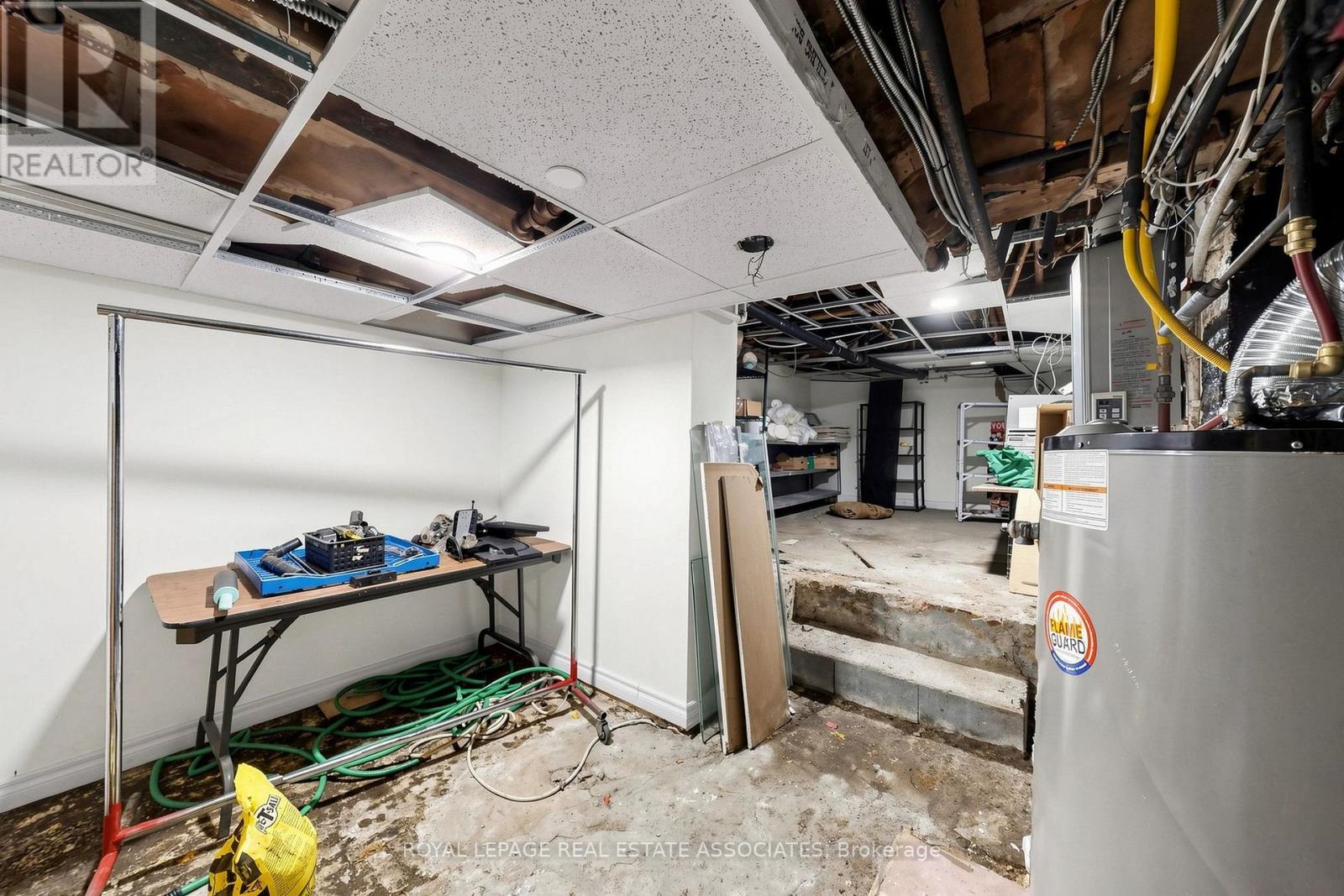592 Queen Street West — photo 35