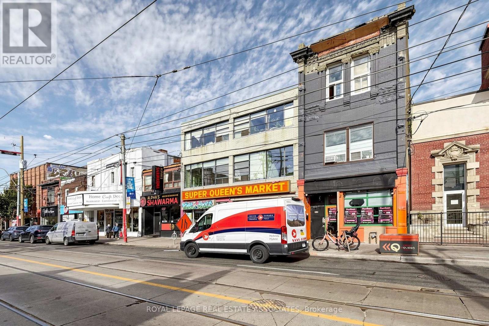592 Queen Street West — photo 39