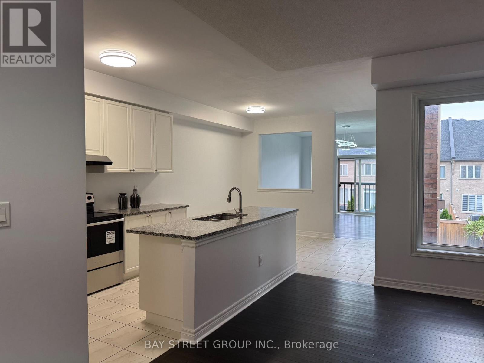 63 Port Arthur Crescent, Richmond Hill, ON photo 9