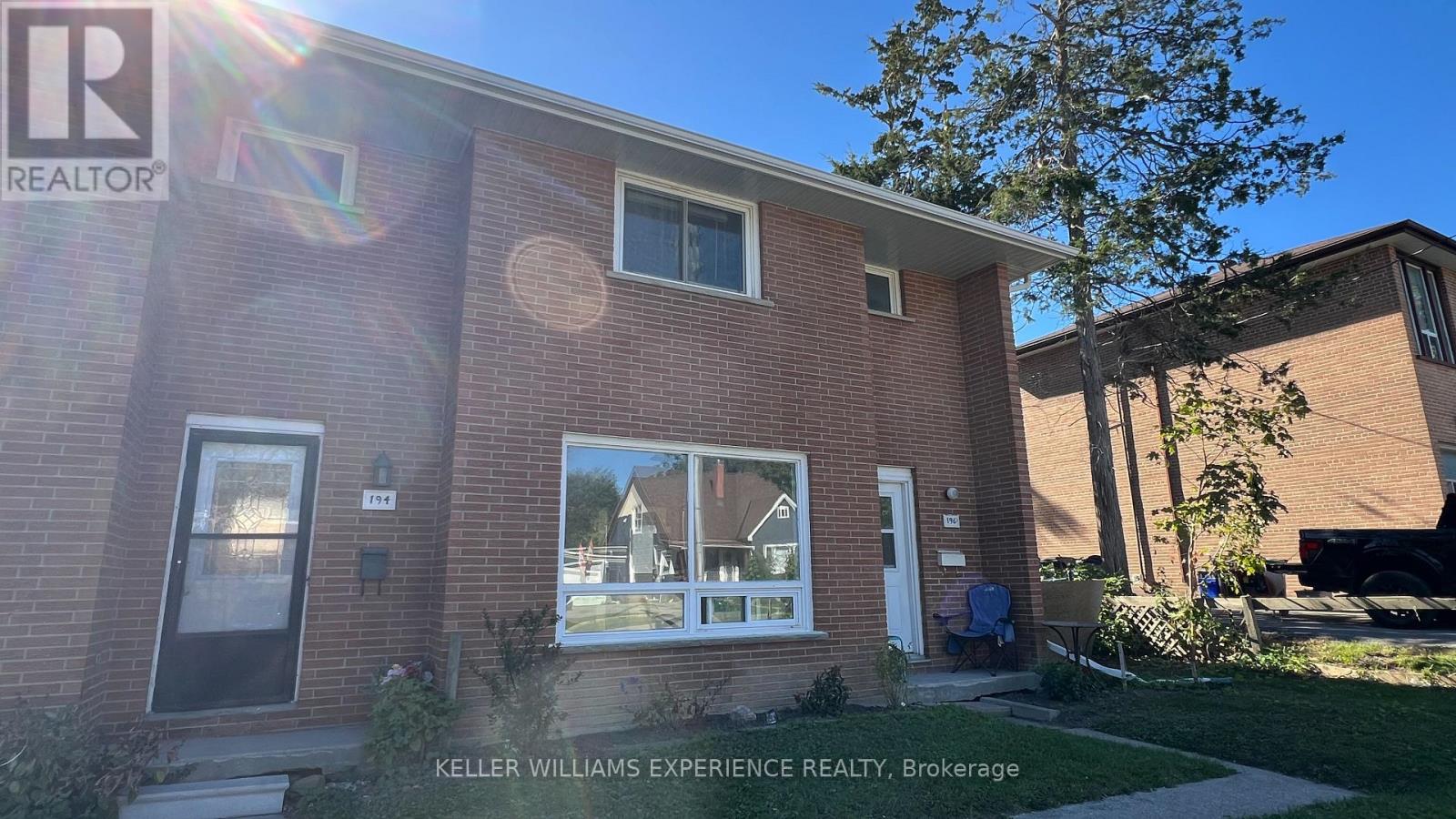 196 OWEN STREET, Barrie (Wellington) — photo 3