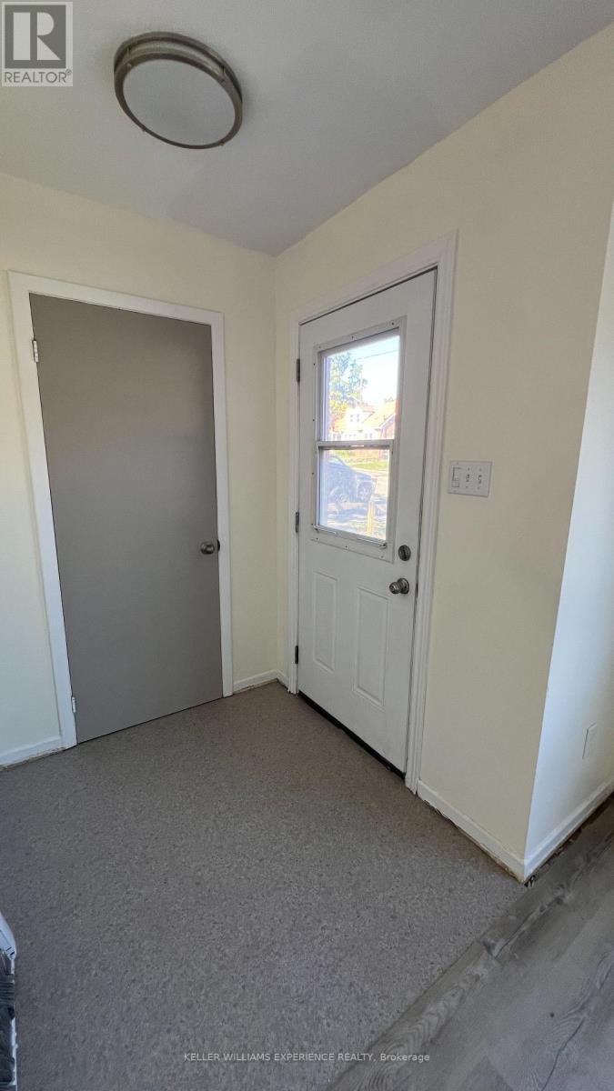 196 OWEN STREET, Barrie (Wellington) — photo 4