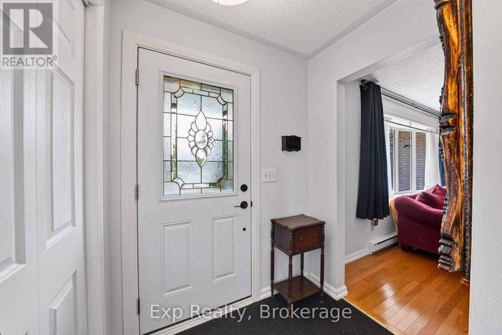20 WESTMOUNT COURT - 7