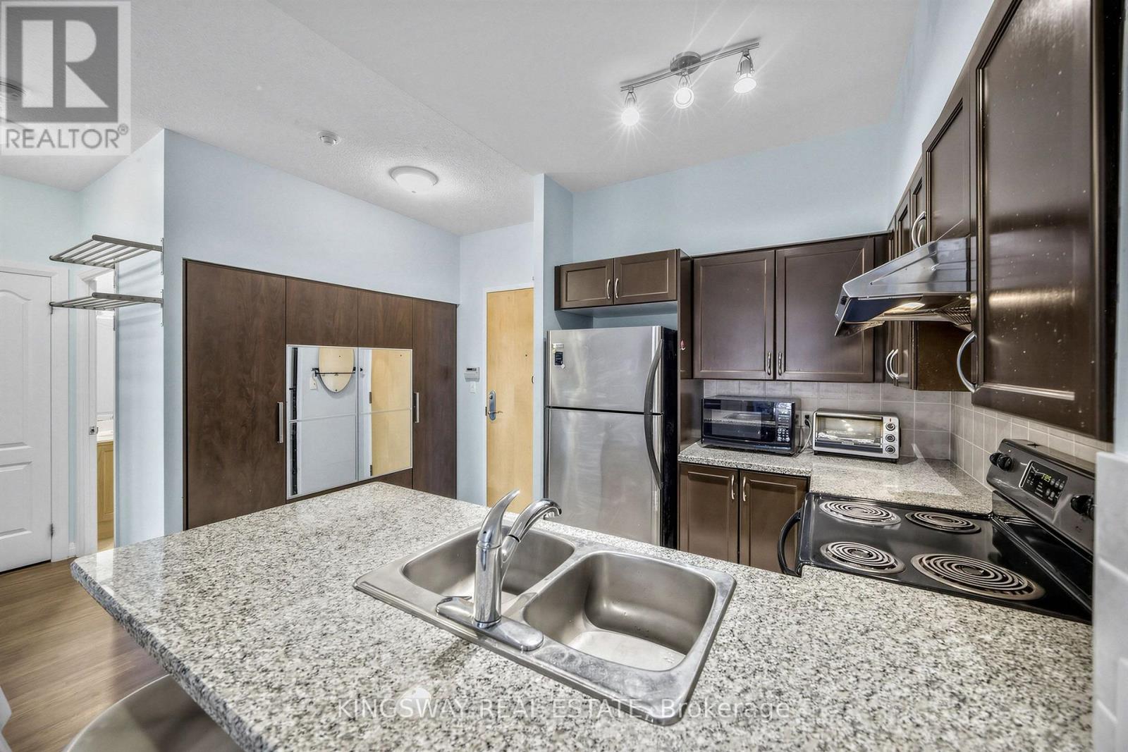 #117 7373 KENNEDY ROAD - 10