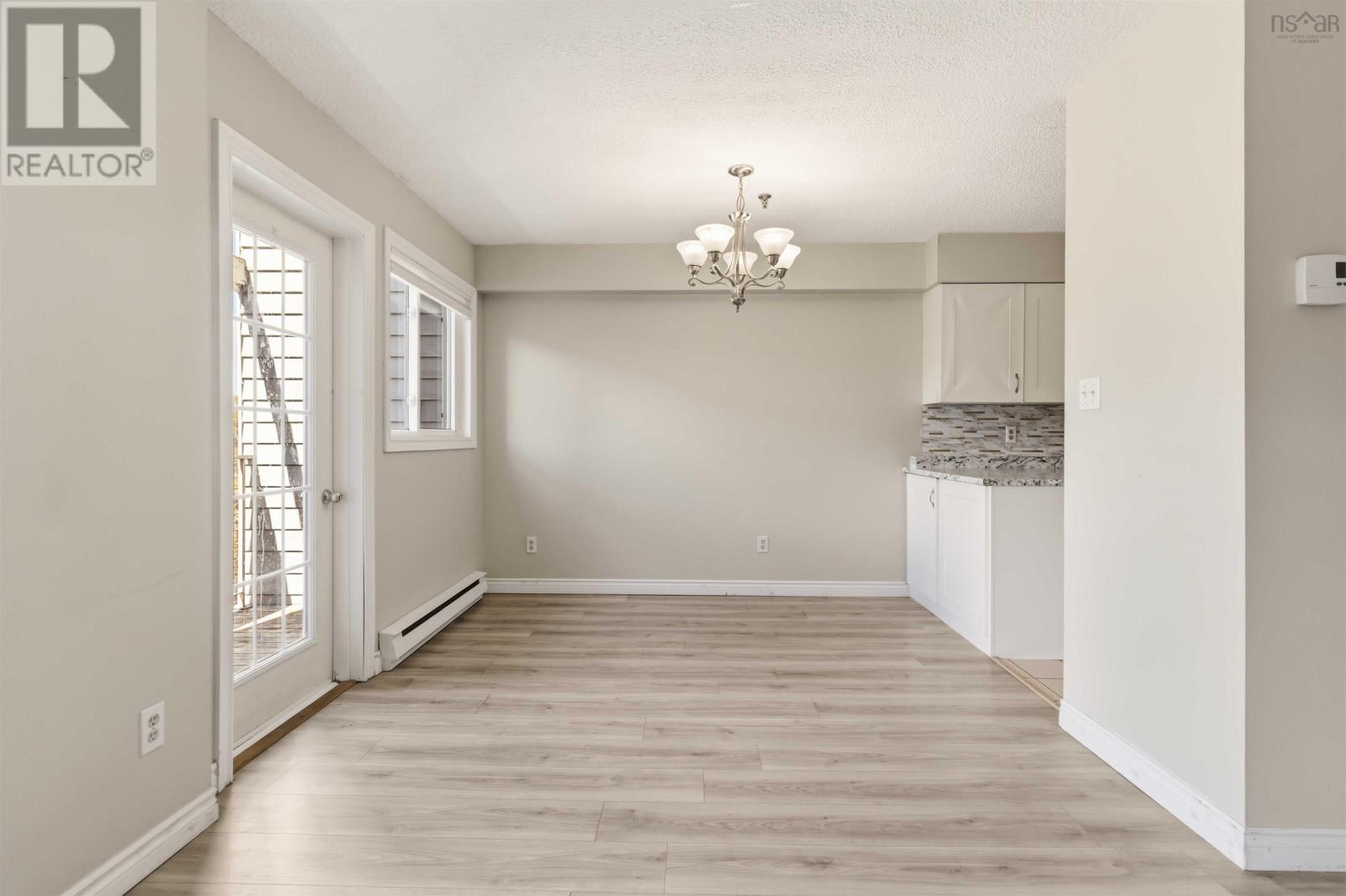 #303 15 Knightsridge Drive - 10