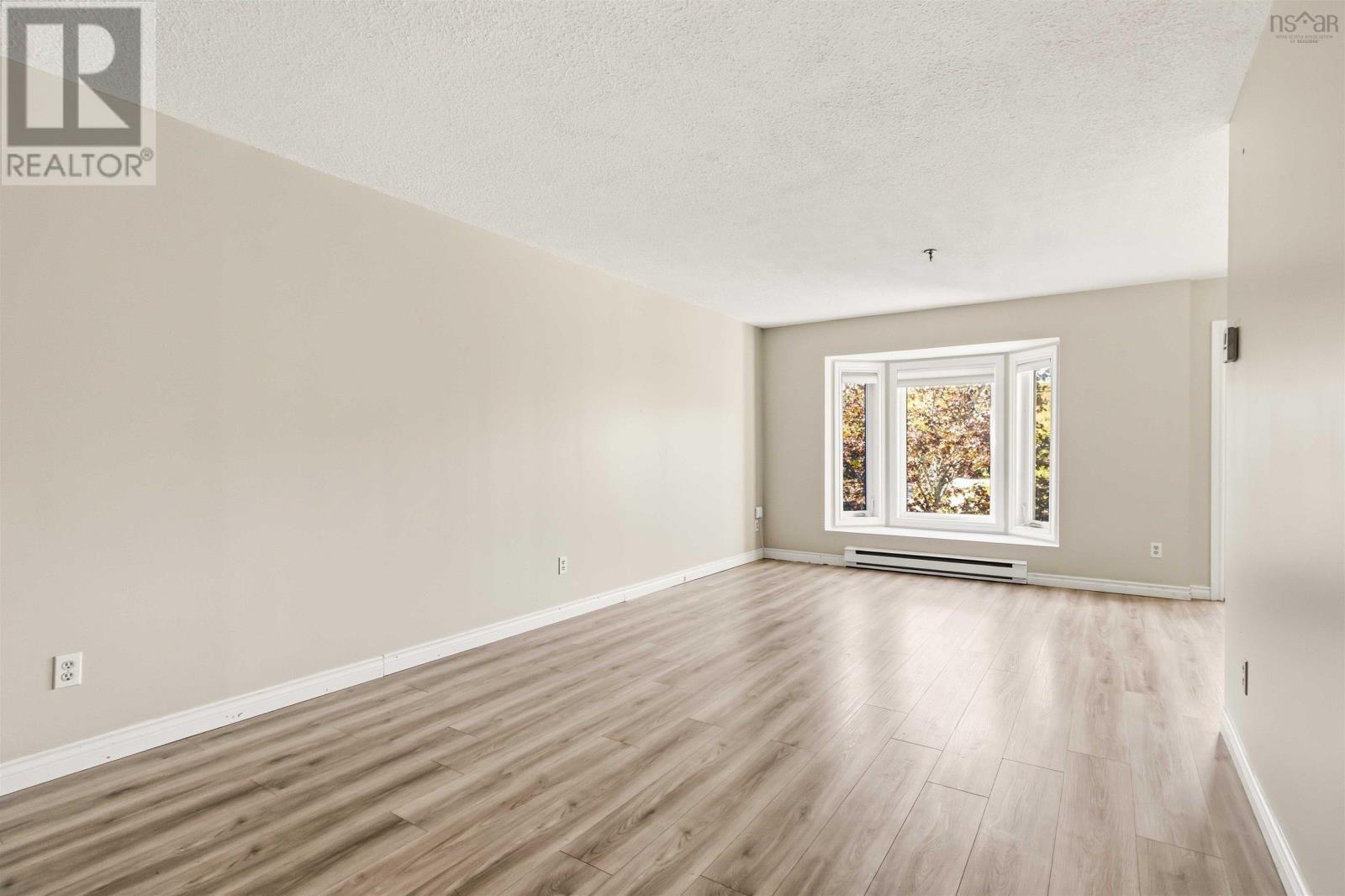 #303 15 Knightsridge Drive - 5