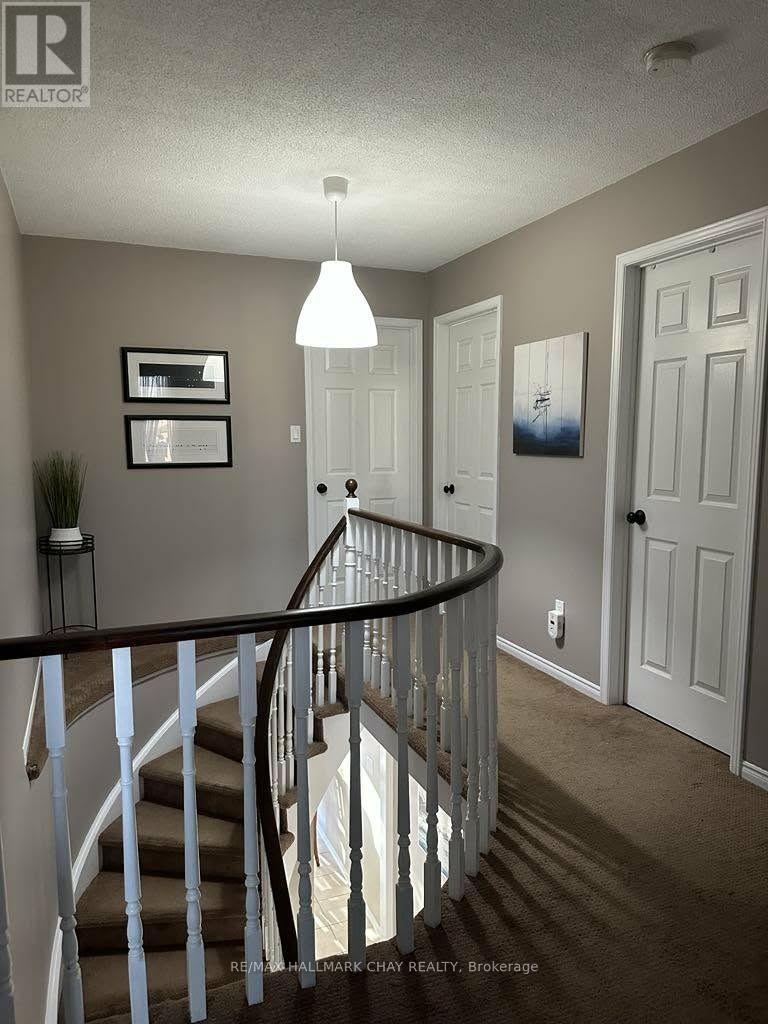 61 CARRUTHERS CRESCENT - 24