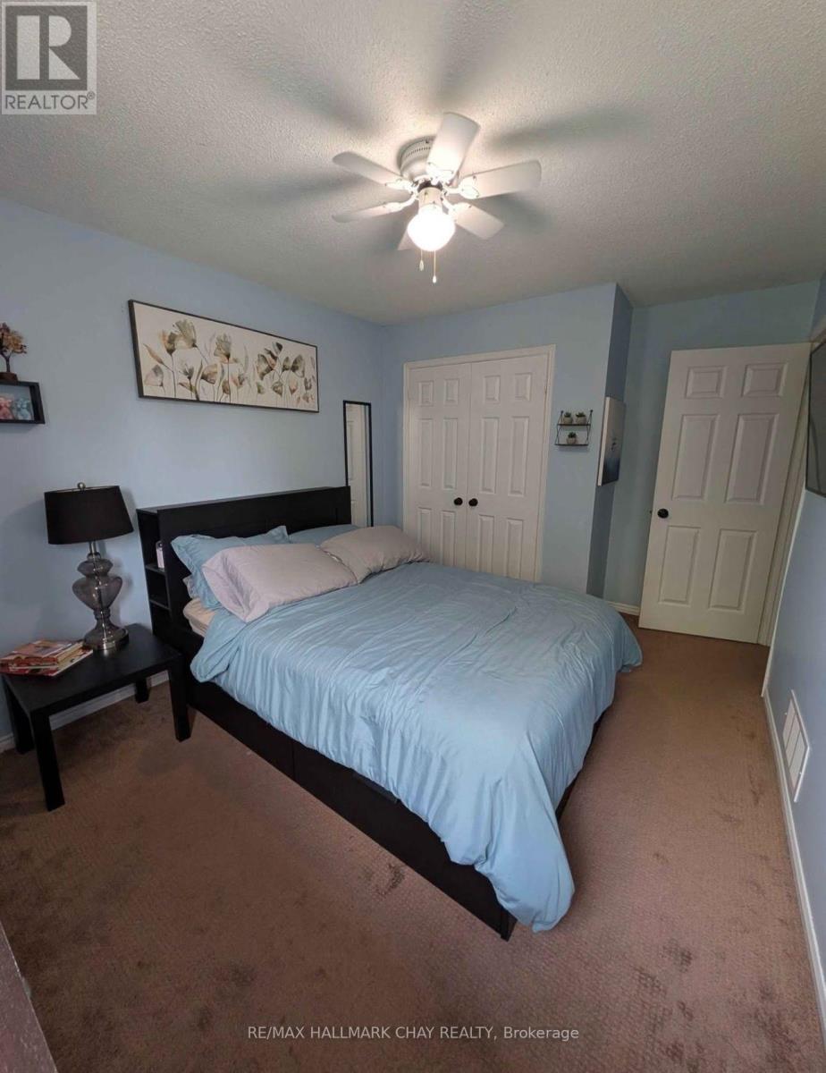 61 CARRUTHERS CRESCENT - 33