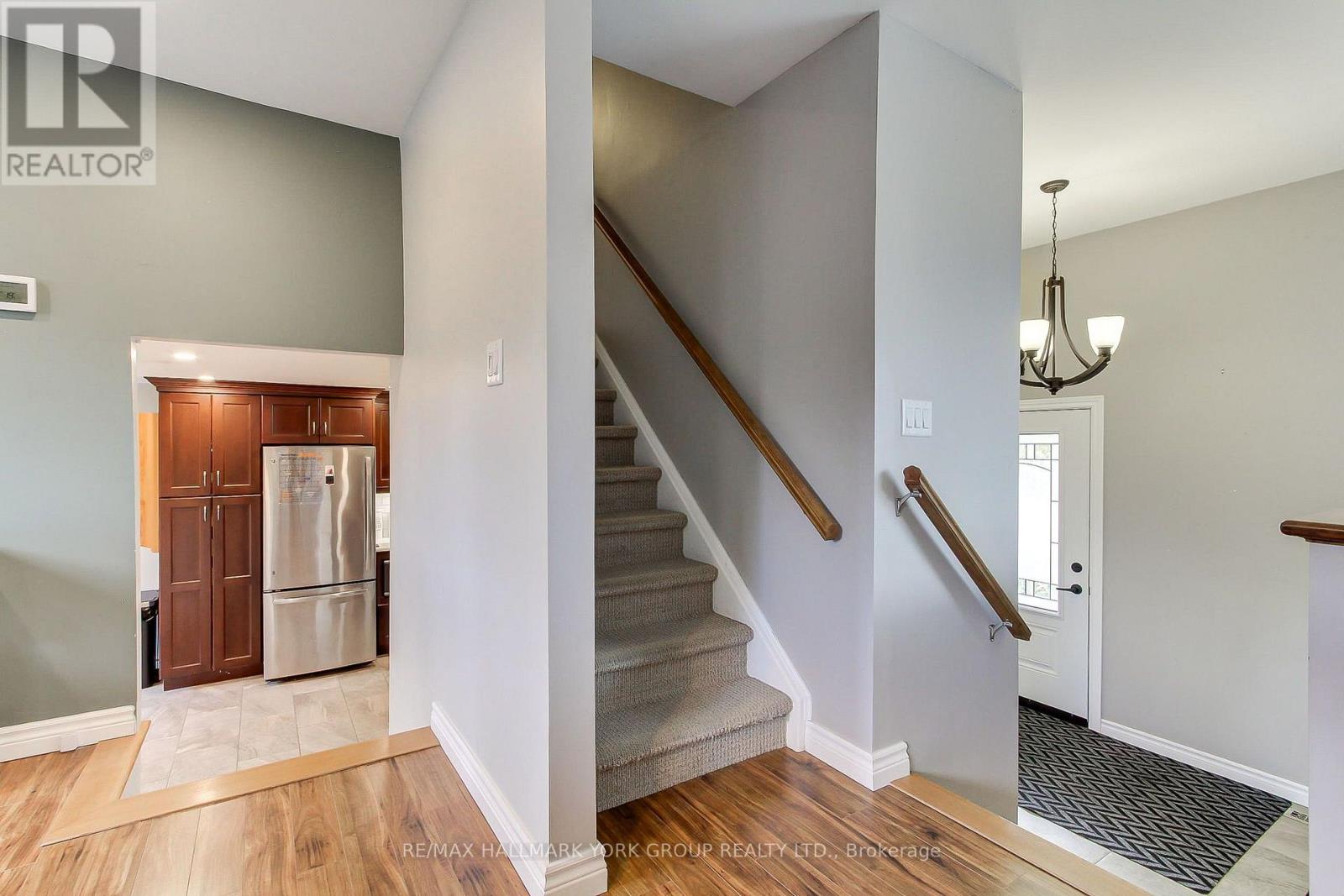 137 CHURCHILL ROAD S - Image 30