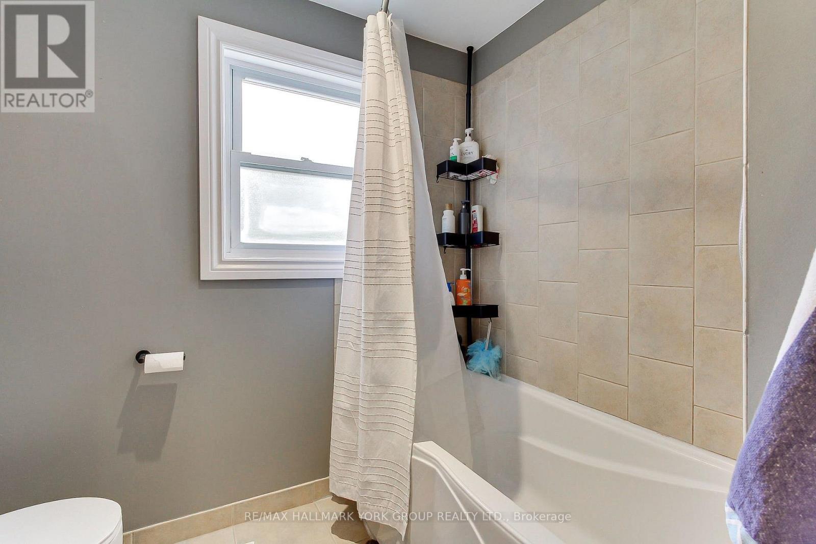 137 CHURCHILL ROAD S - Image 36
