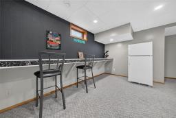 89 Goldthorpe Crescent, Winnipeg, MB R2N3E5 Photo 32