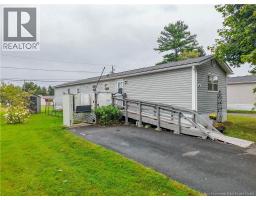 8 Wood Avenue