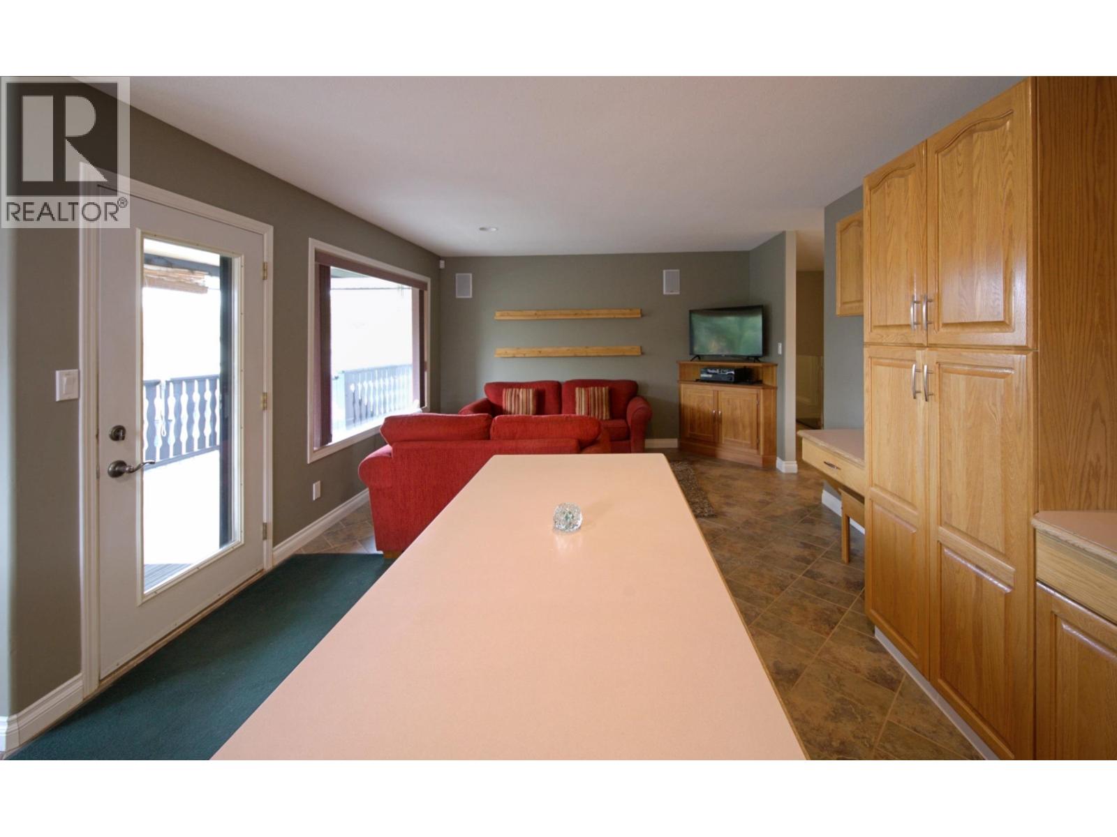 599 PEARKES DRIVE - 11