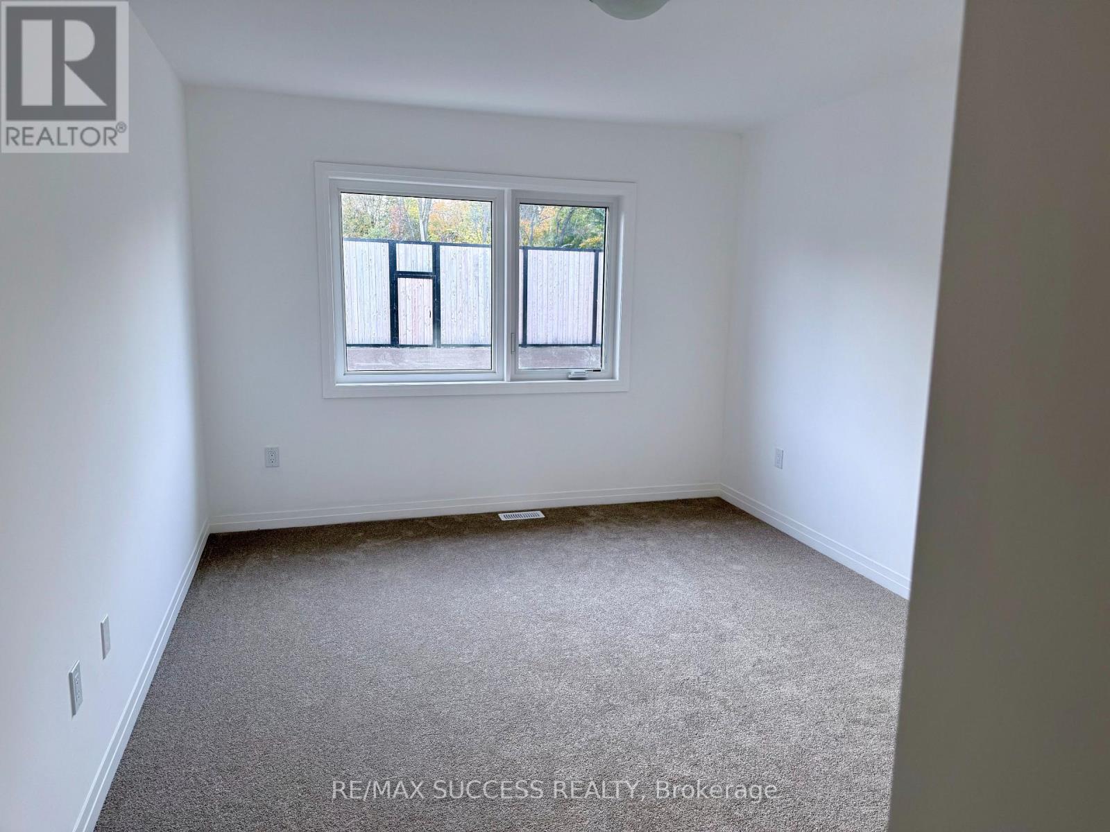 93 Flan Boulevard — photo 14
