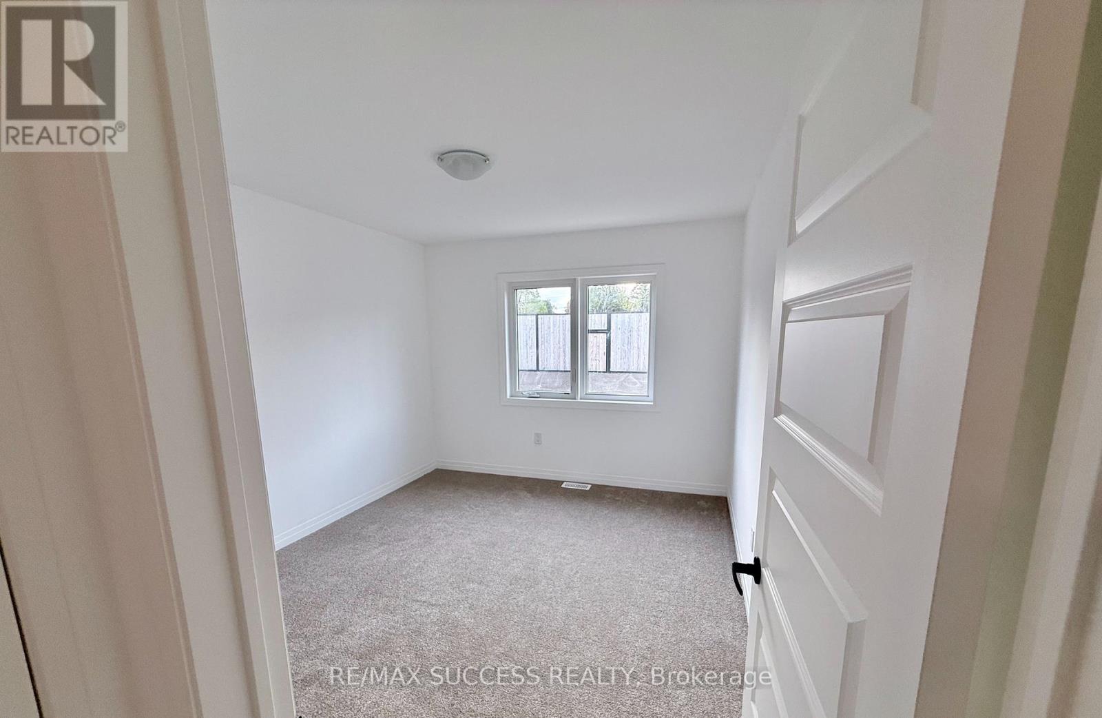 93 Flan Boulevard — photo 18