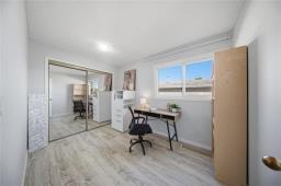 87 Petriw Bay, Winnipeg, MB R2R1K2 Photo 13