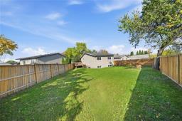 87 Petriw Bay, Winnipeg, MB R2R1K2 Photo 25
