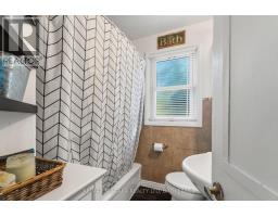 4 Walker Avenue, St  Catharines, ON L2N3L6 Photo 16