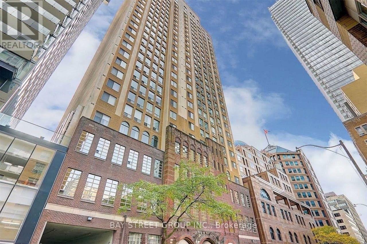 25 GRENVILLE STREET, Toronto (Bay Street Corridor)